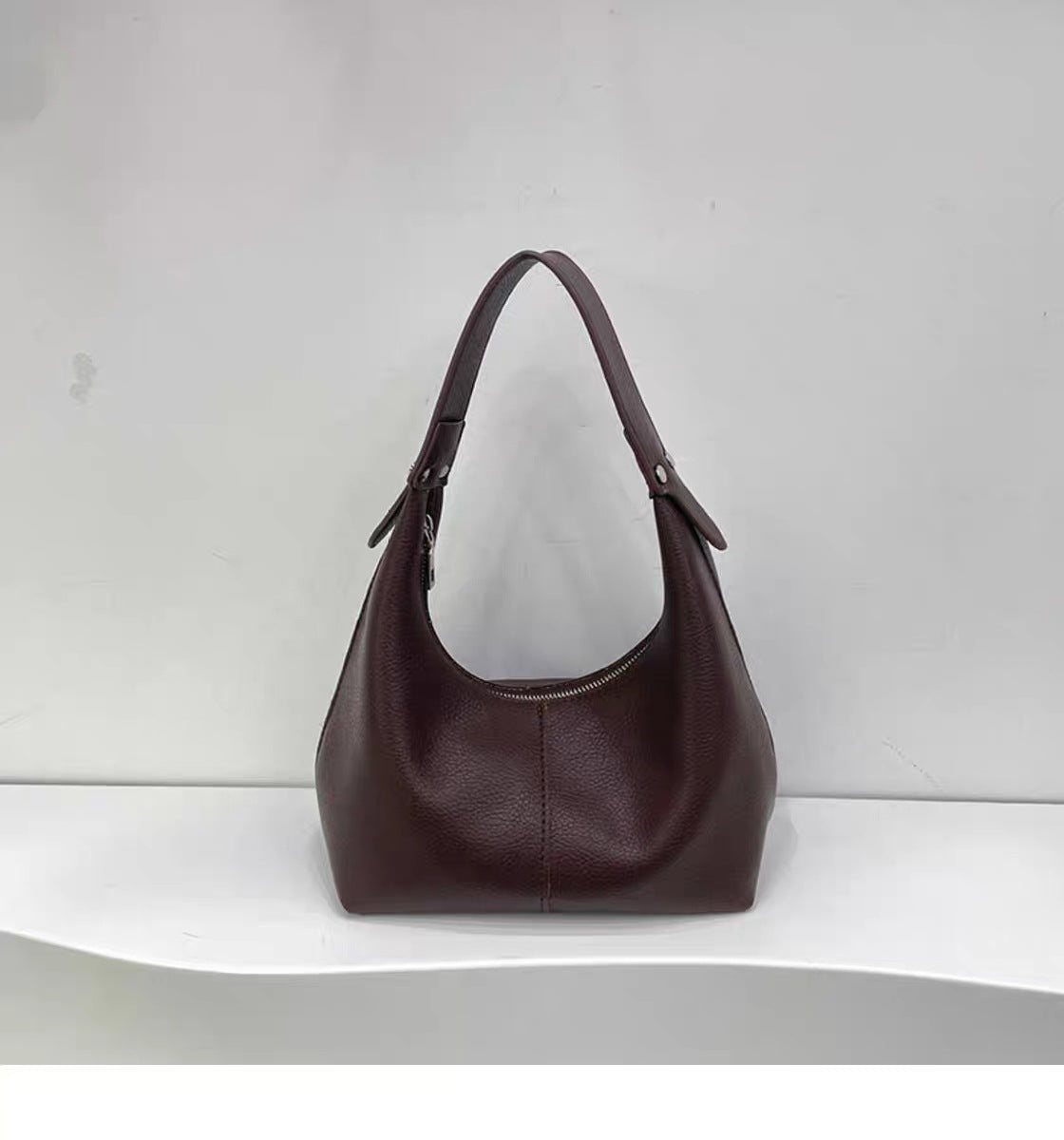 Lässige Damen Handtasche in den beliebten Macron-Farben