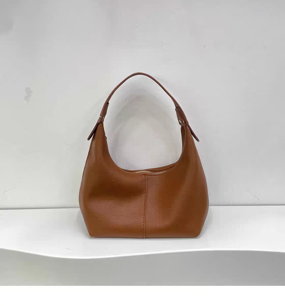 Lässige Damen Handtasche in den beliebten Macron-Farben